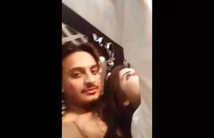XXX کارمن در حیاط عکس سکسی از دختران نوجوان