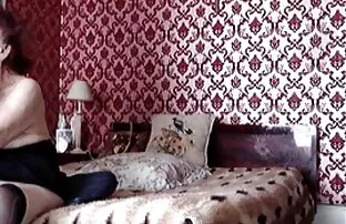 XXX آریل عکس سکسی از دختر در ساحل سنگی