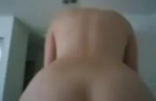 XXX خواهر بزرگتر با درج های عکس های سکسی از دختران سیلیکونی درون مشاعره برادرش خروس را در دوش می مکید و الاغش را تکان می دهد